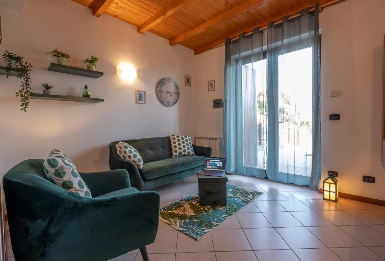 Happy Guest Apartments - Lake & Green Oasis Riva di Solto Bagian luar foto