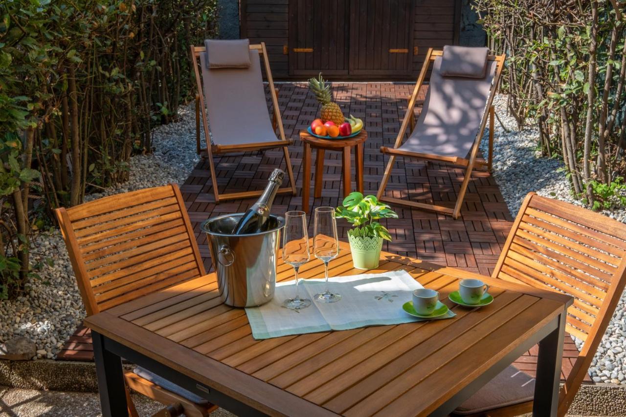 Happy Guest Apartments - Lake & Green Oasis Riva di Solto Bagian luar foto